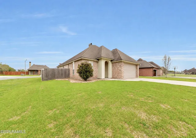 Homes for sale in Youngsville, LA | 608 Braxton Dr, Youngsville, LA 70592 | MLS# 2600004552