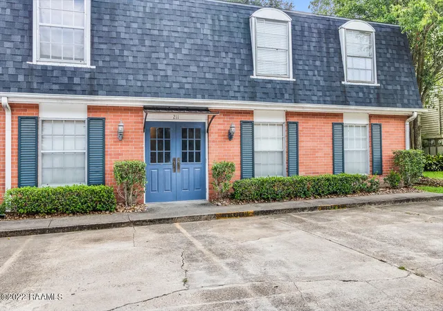 1st image of 211 Versailles Blvd #10, Lafayette, LA 70501 | MLS# 2600006913