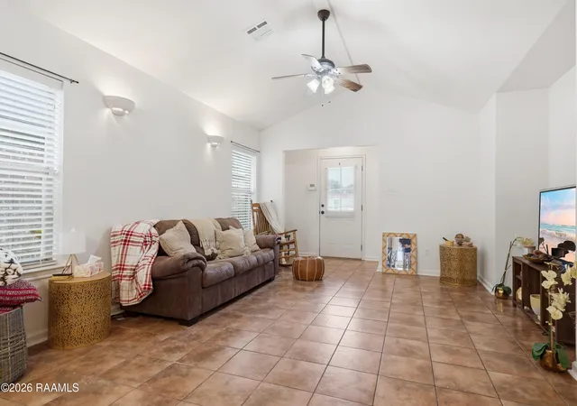 3rd image of 112 Smalley Rd, Lafayette, LA 70507 | MLS# 2600005345