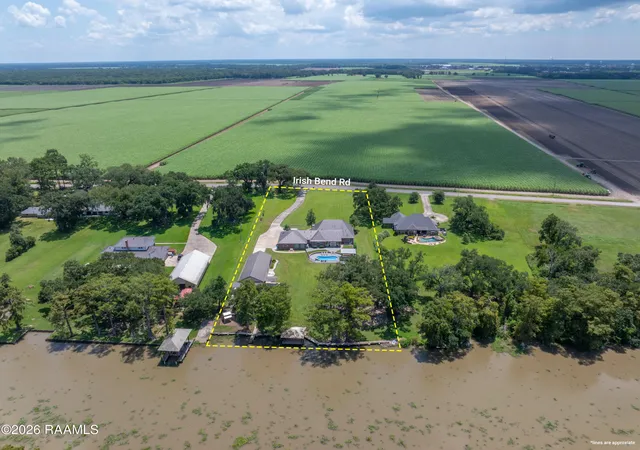 Photo 2 of Single family home for sale at 4524 Irish Bnd Rd, Franklin, LA 70538 | MLS# 2600007205 | Listing updated on 2026-08-12