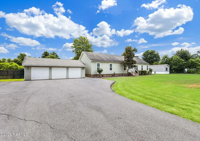 1st image of 1033 Deanna Ln, Broussard, LA 70518 | MLS# 2600006074