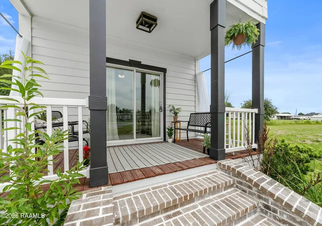 Photo 3 of Single family home for sale at 264 Oak Manor Rd, Rayne, LA 70578 | MLS# 2600005912 | Listing updated on 2026-08-12
