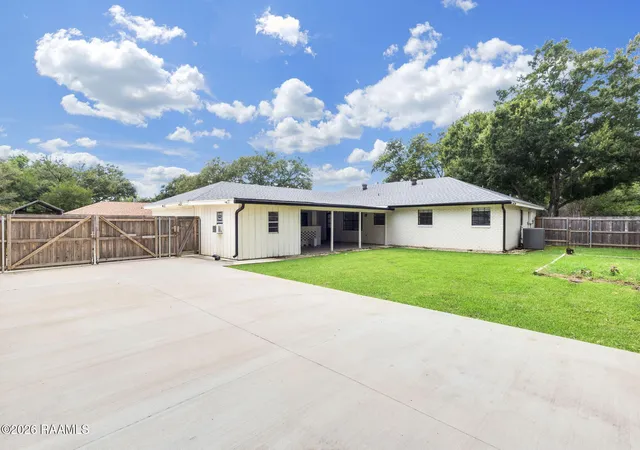 Photo 4 of Single family home for sale at 129 Alyene Dr, Lafayette, LA 70506 | MLS# 2600005172 | Listing updated on 2026-09-14