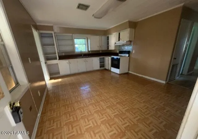 Photo 3 of Single family home for sale at 213 N Landry Dr, New Iberia, LA 70560 | MLS# 2600006104 | Listing updated on 2026-10-01