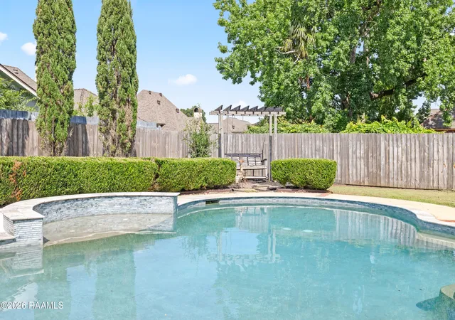 Photo 3 of Single family home for sale at 203 Flagstone Ct, Lafayette, LA 70503 | MLS# 2600004821 | Listing updated on 2026-10-09