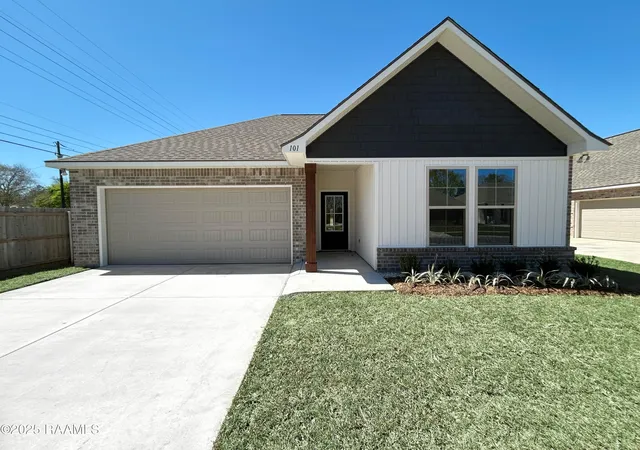 Photo 1 of Single family home for sale at 101 Oak Hvn Dr, Lafayette, LA 70507 | MLS# 2600000065 | Listing updated on 2026-09-01