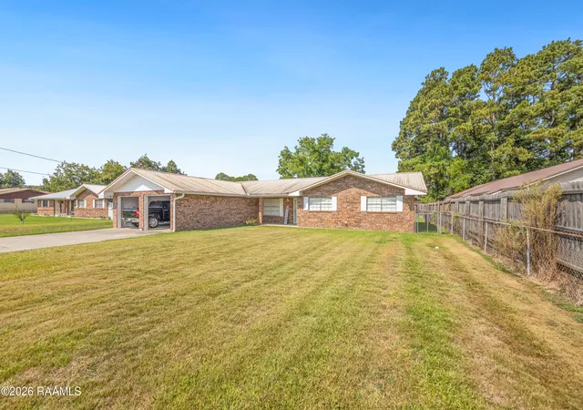 Photo 3 of Single family home for sale at 8709 Louisiana 182, Opelousas, LA 70570 | MLS# 2600007843 | Listing updated on 2026-08-25