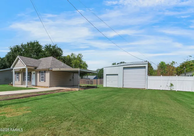 Homes for sale in New Iberia, LA | 133 Alameda St, New Iberia, LA 70563 | MLS# 2600006057