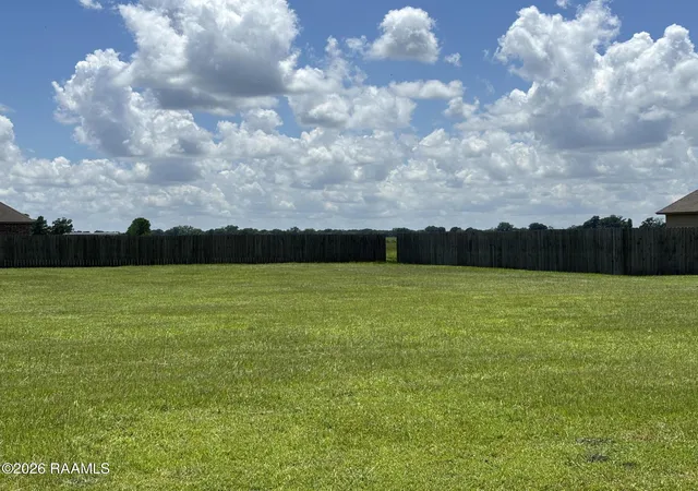 image of 27 Lakeview Dr, Breaux Bridge, LA 70517 | MLS# 2600005237