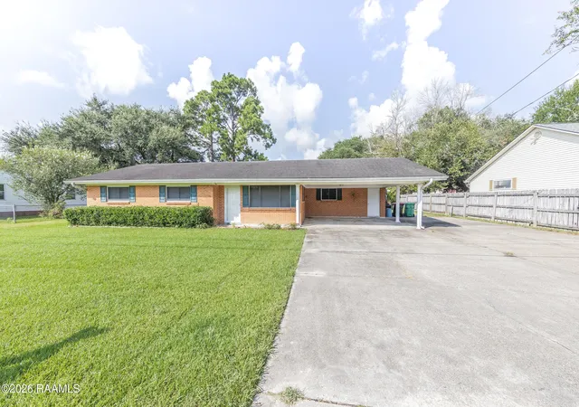 Photo 3 of Single family home for sale at 149 Mimosa Pl, Lafayette, LA 70506 | MLS# 2600007254 | Listing updated on 2026-08-27