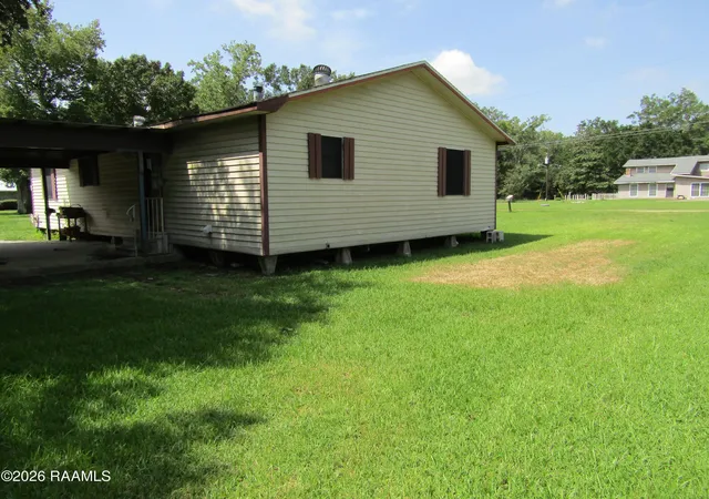 3rd image of 109 Oakview Dr, Abbeville, LA 70510 | MLS# 2600007852