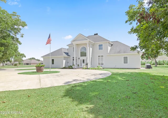 Photo 3 of Sale Pending at 106 S Hillary Ave, Lafayette, LA 70506 | MLS# 2600007978 | Listing updated on 2026-09-06
