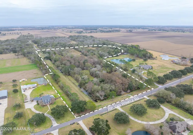 3rd image of 5114 Rip Van Winkle Rd, New Iberia, LA 70560 | MLS# 2600000114