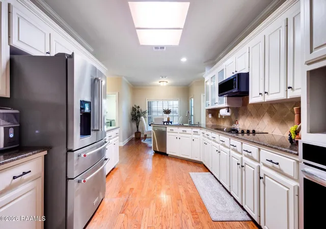 Photo 4 of Single family home for sale at 300 Creekwood Dr, Lafayette, LA 70503 | MLS# 2600007271 | Listing updated on 2026-09-09