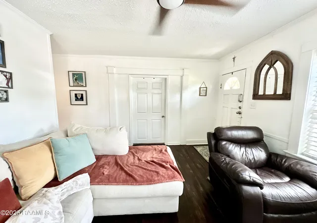 Photo 4 of Single family home for sale at 920 St Patrick St, Lafayette, LA 70506 | MLS# 2500002163 | Listing updated on 2026-09-01