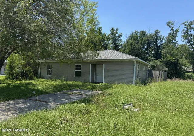 Photo 1 of Sale Pending at 200 Cantal Dr, Lafayette, LA 70507 | MLS# 2600007998 | Listing updated on 2026-09-21