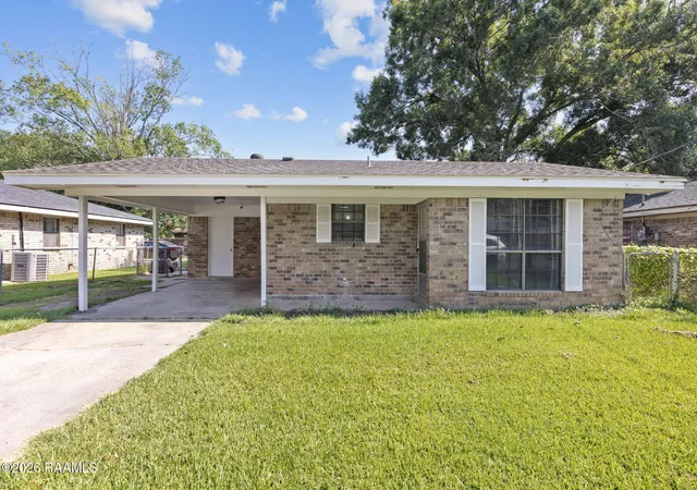 2nd image of 308 Brockton Dr, Carencro, LA 70520 | MLS# 2600006332