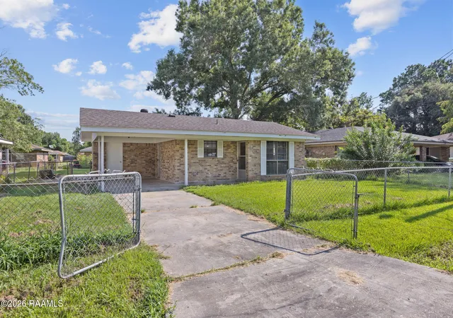 Photo 3 of Single family home for sale at 308 Brockton Dr, Carencro, LA 70520 | MLS# 2600006332 | Listing updated on 2026-09-15