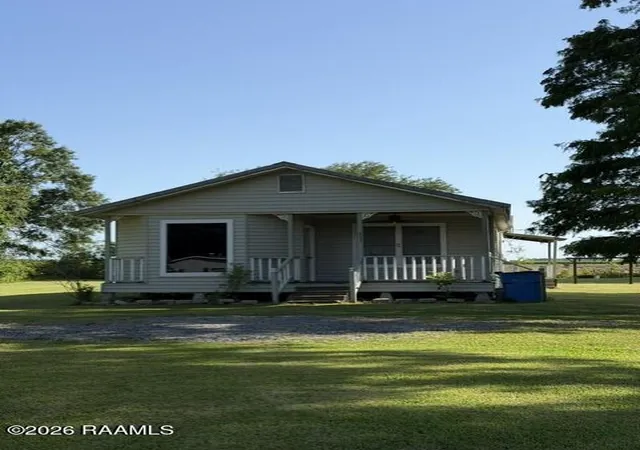 Homes for sale in Jeanerette, LA | 287 Inez Dr, Jeanerette, LA 70544 | MLS# 2600005944