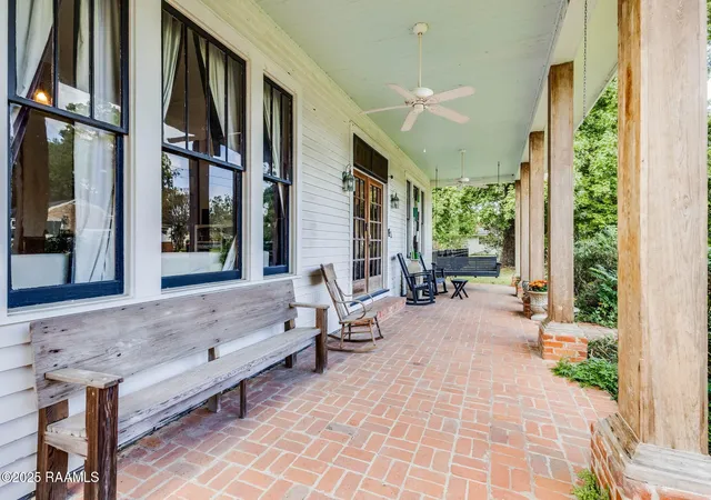 Photo 3 of Single family home for sale at 140 Arlington Dr, Lafayette, LA 70503 | MLS# 2500004753 | Listing updated on 2026-08-09