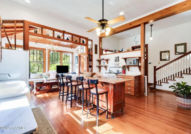 Photo 4 of Single family home for sale at 140 Arlington Dr, Lafayette, LA 70503 | MLS# 2500004753 | Listing updated on 2026-08-09
