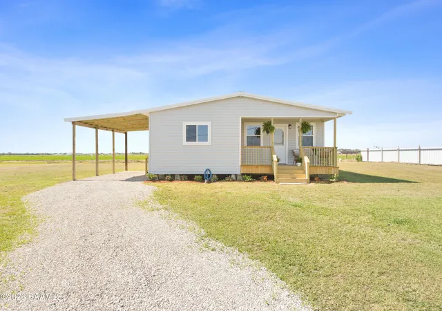 Homes for sale in Kaplan, LA | 516 Cheneau Rd, Kaplan, LA 70548 | MLS# 2600003967