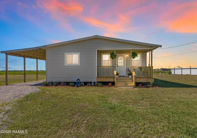 Homes for sale in Kaplan, LA | 516 Cheneau Rd, Kaplan, LA 70548 | MLS# 2600003967