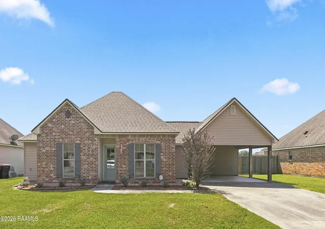 Photo 1 of Single family home for sale at 202 Landsdowne Wy, Carencro, LA 70520 | MLS# 2600008077 | Listing updated on 2026-08-28