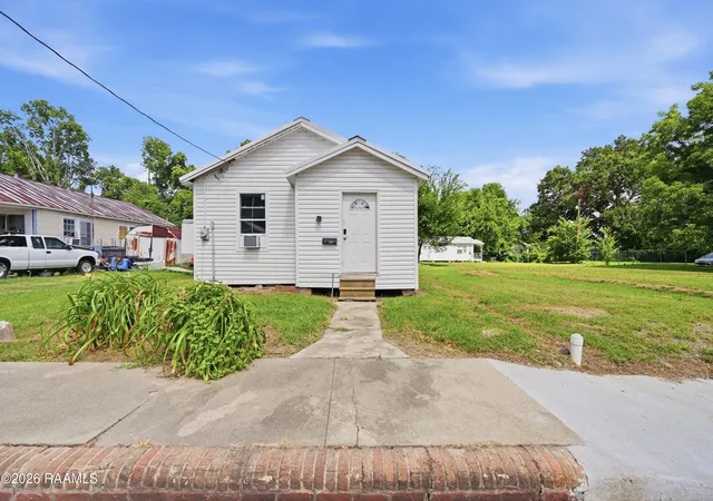 Homes for sale in Opelousas, LA | 808 N Market St, Opelousas, LA 70570 | MLS# 2600006236