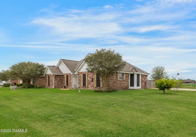 Homes for sale in New Iberia, LA | 813 Bonnet St, New Iberia, LA 70563 | MLS# 2600003145