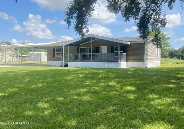 Photo 1 of Sale Pending at 1013 Comeaux Rd, New Iberia, LA 70563 | MLS# 2600007651 | Listing updated on 2026-08-21