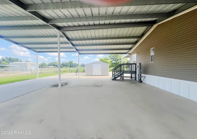Photo 2 of Sale Pending at 1013 Comeaux Rd, New Iberia, LA 70563 | MLS# 2600007651 | Listing updated on 2026-08-21