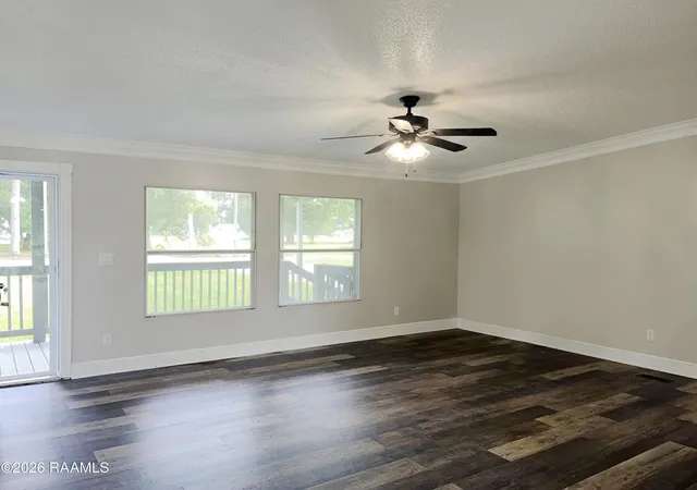 Photo 4 of Sale Pending at 1013 Comeaux Rd, New Iberia, LA 70563 | MLS# 2600007651 | Listing updated on 2026-08-21