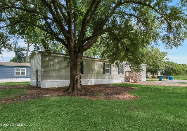 Homes for sale in St. Martinville, LA | 1015 Saint Anthony Ln, St. Martinville, LA 70582 | MLS# 2600004713