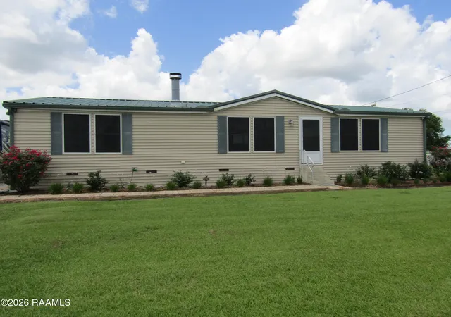 Homes for sale in Jeanerette, LA | 4812 Autumn Ln, Jeanerette, LA 70544 | MLS# 2600005146