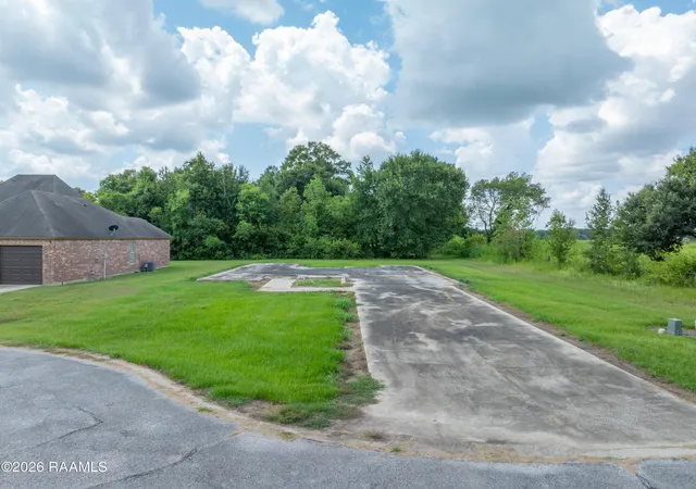 2nd image of 109 Sayfert Rd, Youngsville, LA 70592 | MLS# 2600007228