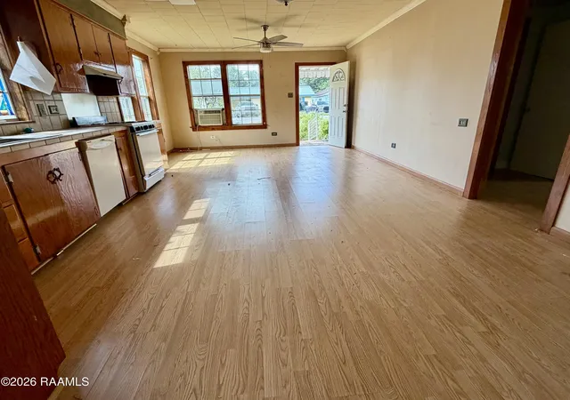 4th image of 214 N Landry Dr, New Iberia, LA 70560 | MLS# 2600006560