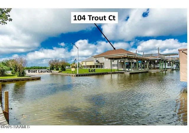 Photo 3 of Single family home for sale at 104 Trout Ct, Dulac, LA 70353 | MLS# 2600002449 | Listing updated on 2026-07-16