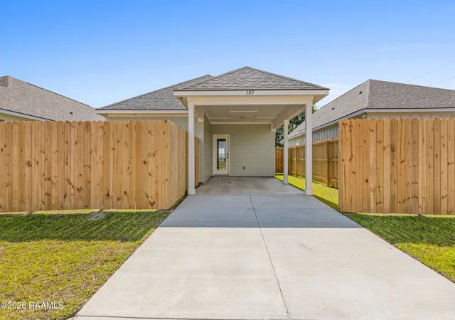 Photo 2 of Single family home for sale at 103 Foxglove Ln, Youngsville, LA 70592 | MLS# 2600002471 | Listing updated on 2026-09-10