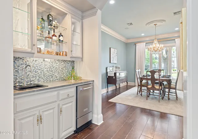 Photo 4 of Single family home for sale at 307 Englewood Dr, Lafayette, LA 70503 | MLS# 2600003821 | Listing updated on 2026-09-15