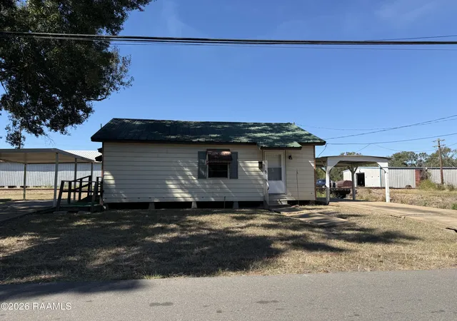 Photo 1 of Single family home for sale at 410 Ne Railroad Ave, Ville Platte, LA 70586 | MLS# 2600009943 | Listing updated on 2026-10-22