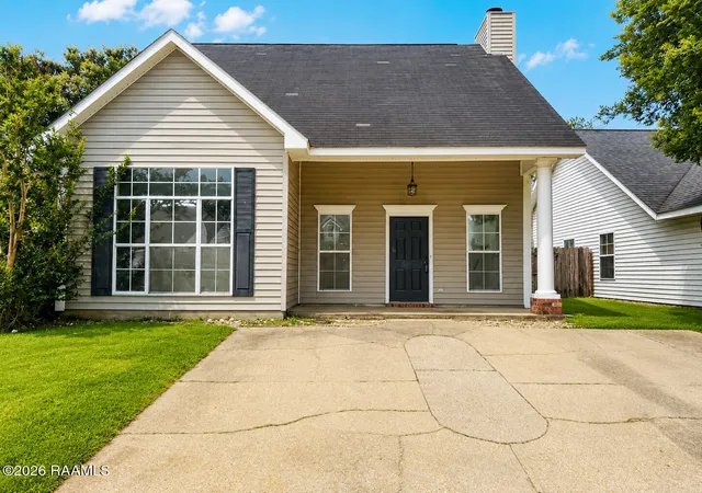 3rd image of 210 Elsinore Cir, Lafayette, LA 70508 | MLS# 2600005643