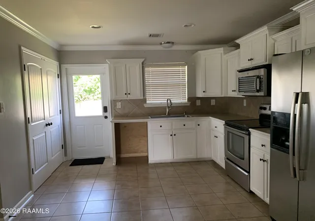 Photo 4 of Sale Pending at 410 Comn Pointes Dr, Lafayette, LA 70507 | MLS# 2600004531 | Listing updated on 2026-09-08