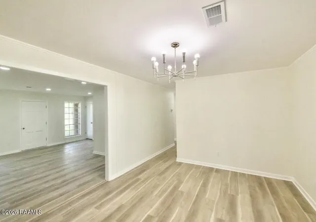 Photo 3 of Sale Pending at 100 Crawford St, Lafayette, LA 70506 | MLS# 2600007203 | Listing updated on 2026-09-16