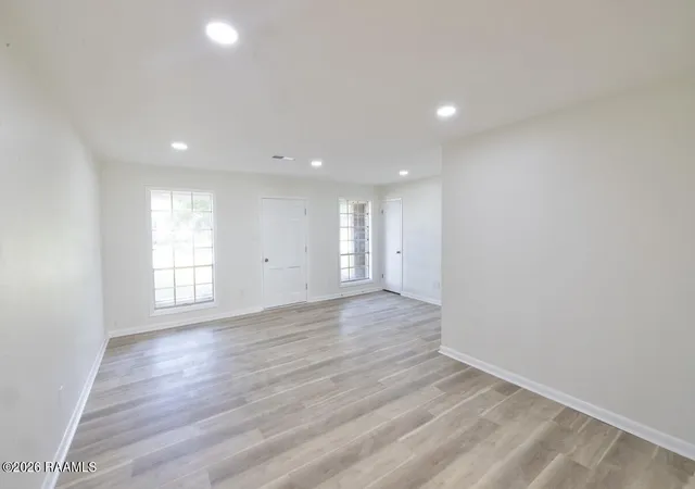 Photo 3 of Sale Pending at 100 Crawford St, Lafayette, LA 70506 | MLS# 2600007203 | Listing updated on 2026-09-16