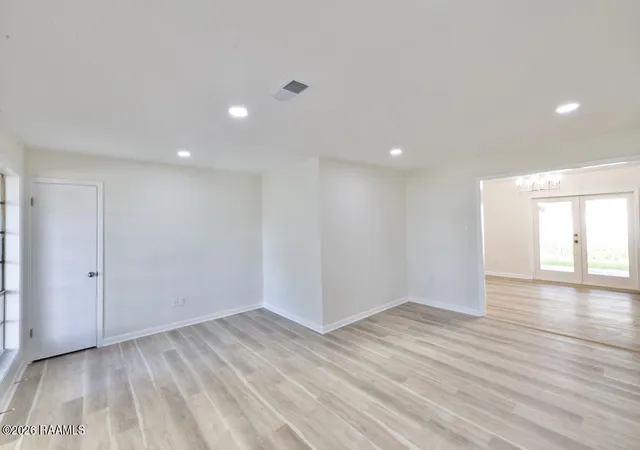 Photo 4 of Sale Pending at 100 Crawford St, Lafayette, LA 70506 | MLS# 2600007203 | Listing updated on 2026-09-16