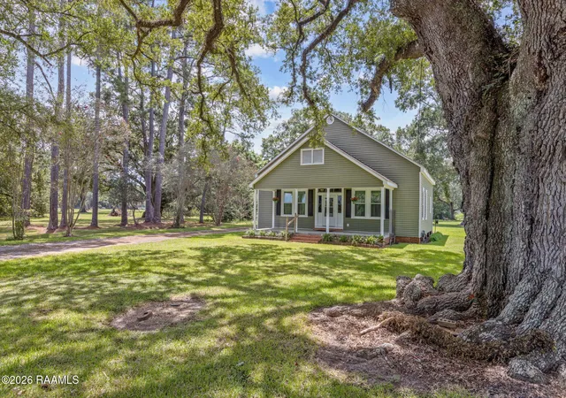 Photo 2 of Single family home for sale at 11810 Old Jeanerette Rd, Jeanerette, LA 70544 | MLS# 2600007743 | Listing updated on 2026-09-10