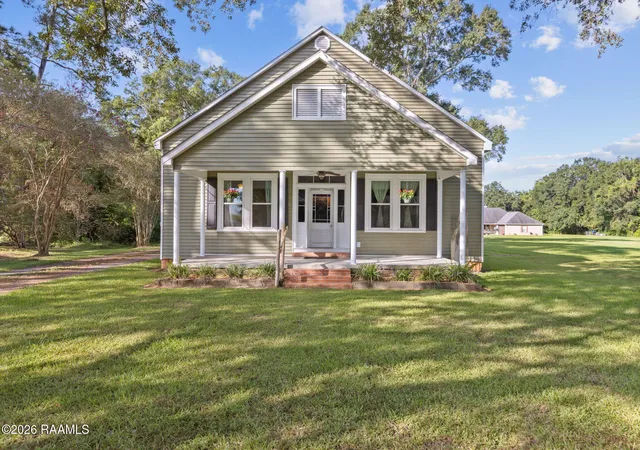 Photo 2 of Single family home for sale at 11810 Old Jeanerette Rd, Jeanerette, LA 70544 | MLS# 2600007743 | Listing updated on 2026-09-10