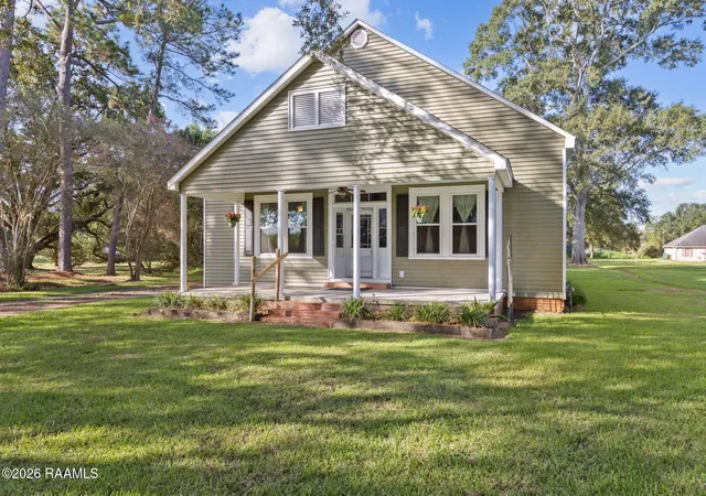 Photo 3 of Single family home for sale at 11810 Old Jeanerette Rd, Jeanerette, LA 70544 | MLS# 2600007743 | Listing updated on 2026-09-10
