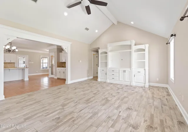 Photo 3 of Sale Pending at 2000 Squirrel Run Dr, New Iberia, LA 70560 | MLS# 2600006772 | Listing updated on 2026-10-02